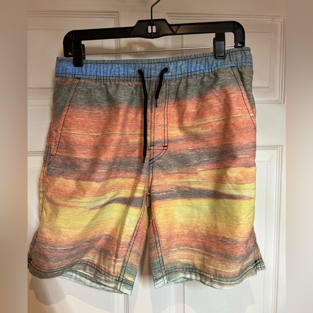 Men’s distortion sunset shorts size M